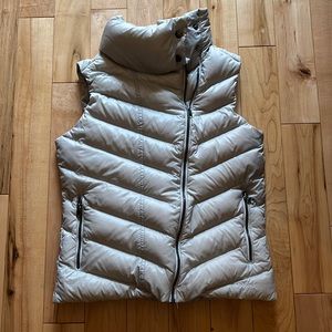 Womens patagonia down vest small
